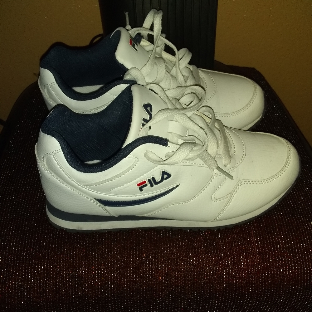 White and blue Flia woman's sneakers. Size 5